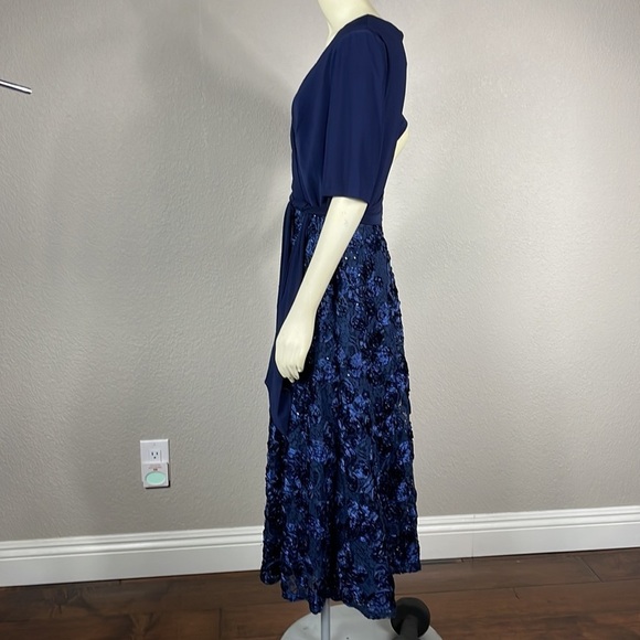 New Alex Evenings Dress Navy Blue Mixed Media Sequin Rosettes Midi Wrap Top 10P - Picture 4 of 15